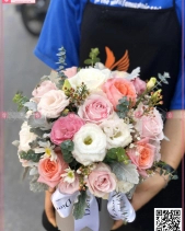 Roses Sweet Box - belovedbeyond.com