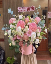 Là Bé - Hộp Hoa Cúc Mẫu Đơn Tông Hồng - belovedbeyond.com