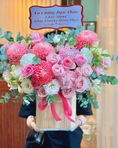 Lb - Hộp Hoa Chúc Mừng 02 - belovedbeyond.com