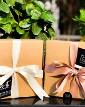Hộp Quà Vuông: - belovedbeyond.com