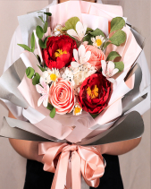 Bó Hoa Handmade Tone Đỏ - belovedbeyond.com