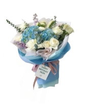 Bó Hoa Tú Cầu Mix Tone Trắng Xanh - belovedbeyond.com