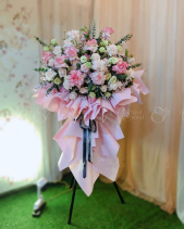 Kệ Hoa Chúc Mừng Hồng Ngọt Ngào - belovedbeyond.com