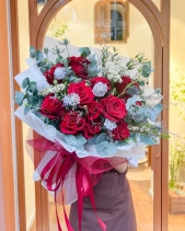 Bó Hoa Hồng Đỏ Mix Hoa Lá Nhập - belovedbeyond.com