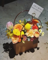 Hoa Xách Tay- Tone Vàng Cam - belovedbeyond.com