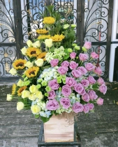 Lẵng Hoa Hướng Dương Mix Hoa Hồng Tím - belovedbeyond.com