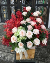 Lẵng Hoa Chúc Mừng Tone Đỏ Hồng - belovedbeyond.com