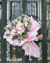 Bó Kem Dâu Mix Hồng Cánh Sen - belovedbeyond.com