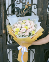 Bó Hoa Hồng Pastel Mix Hoa Hồng Vàng - belovedbeyond.com