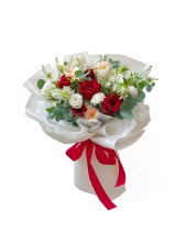 Bó Hoa Hồng Đỏ Trắng - belovedbeyond.com