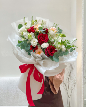 Bó Hoa Hồng Đỏ Trắng - belovedbeyond.com