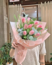 Bó Hoa Tulip Hồng - belovedbeyond.com