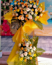 Kệ Hoa Chúc Mừng Tone Vàng - belovedbeyond.com