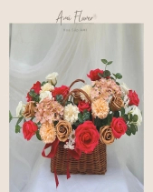 Giỏ Hoa Sáp Chúc Mừng Tone Nâu Đỏ - belovedbeyond.com