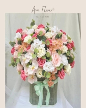 Lẵng Hoa Sáp Chúc Mừng Tone Pastel Nhẹ Nhàng - belovedbeyond.com