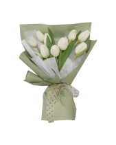 Bó Tulip Trắng Tinh Khôi - belovedbeyond.com