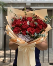 Bó Hoa Hồng Đỏ Cầu Hôn - belovedbeyond.com