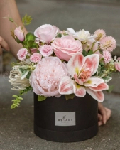 Hộp Hoa Happy Day Size M - Hoa Lụa (1) - belovedbeyond.com