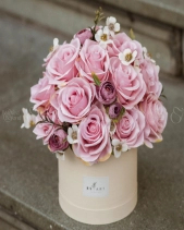 Hộp Hoa Hồng Nhẹ Nhàng - Hoa Lụa - belovedbeyond.com