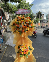 Kệ Chúc Mừng Hiện Đại  - Hướng Dương - belovedbeyond.com