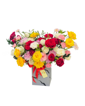 Hộp Hoa Chúc Mừng Mix Màu - belovedbeyond.com