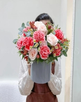 Hộp Hoa Tone Đỏ Mừng Sinh Nhật - belovedbeyond.com