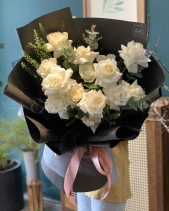 Bó Hoa Hồng Trắng - belovedbeyond.com