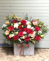 Hộp Hoa Tone Đỏ - belovedbeyond.com