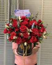 Hộp Hoa Tone Đỏ - belovedbeyond.com
