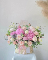 Lẵng Hoa Tone Hồng Mừng Sinh Nhật - belovedbeyond.com