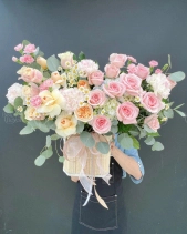Lẵng Hoa Tone Pastel Chúc Mừng - belovedbeyond.com