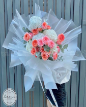 Bó Hoa Cẩm Tú Cầu Trắng Mix Hồng Cam London - belovedbeyond.com