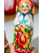 Búp Bê Nga 5 Lớp 18Cm Hoa Đỏ - belovedbeyond.com