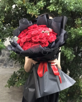 Bó Hoa Hồng Đỏ - 50 Bông - belovedbeyond.com