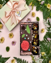 Hộp Quà Sô Cô La Quốc Tế Phụ Nữ 8/3 - Gift Box 1 - belovedbeyond.com