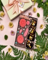 Hộp Quà Sô Cô La Quốc Tế Phụ Nữ 8/3 - Gift Box 2 - belovedbeyond.com