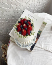 Strawberry Cake - belovedbeyond.com