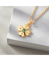 Dây Chuyền Khắc Chữ Cái Tên Gia Đình Màu Bạc - belovedbeyond.com