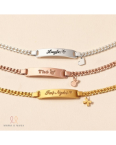 Vòng Tay Khắc Tên Cho Bé Với Charm Treo - belovedbeyond.com