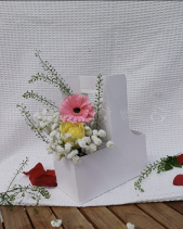 Giỏ Hoa Cầm Tay Yêu Thương - belovedbeyond.com