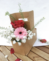 Giỏ Hoa Cầm Tay Yêu Thương - belovedbeyond.com