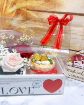 Set Bánh Và Hoa - belovedbeyond.com