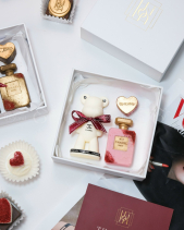 Chocolate Chanel Box Vị Milk Và Strawberry - belovedbeyond.com