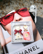 Chocolate Chanel Box Vị Milk Và Strawberry - belovedbeyond.com