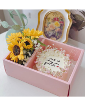 Set Bánh Và Hoa - belovedbeyond.com