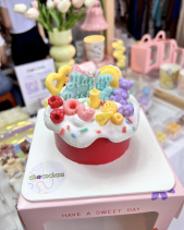 Nến Thơm Tạo Hình Birthday Cake Size L - belovedbeyond.com