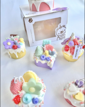 Nến Thơm Tạo Hình Birthday Cake Size M - belovedbeyond.com