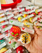 1 Bánh Macaron Vẽ - belovedbeyond.com