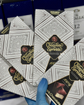 Baby Cry Kèm 1 Thanh Cocola Sprinkle Cute - belovedbeyond.com