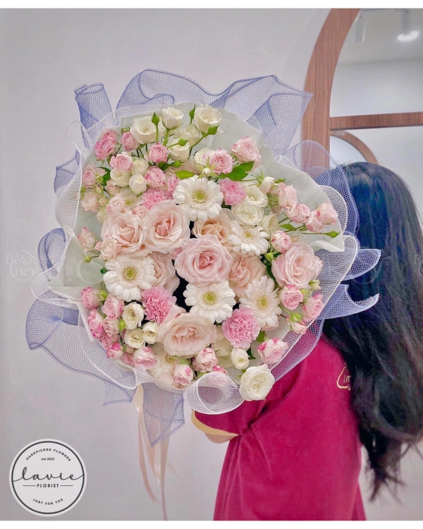 Bó Hoa Mix Tươi Sáng - belovedbeyond.com